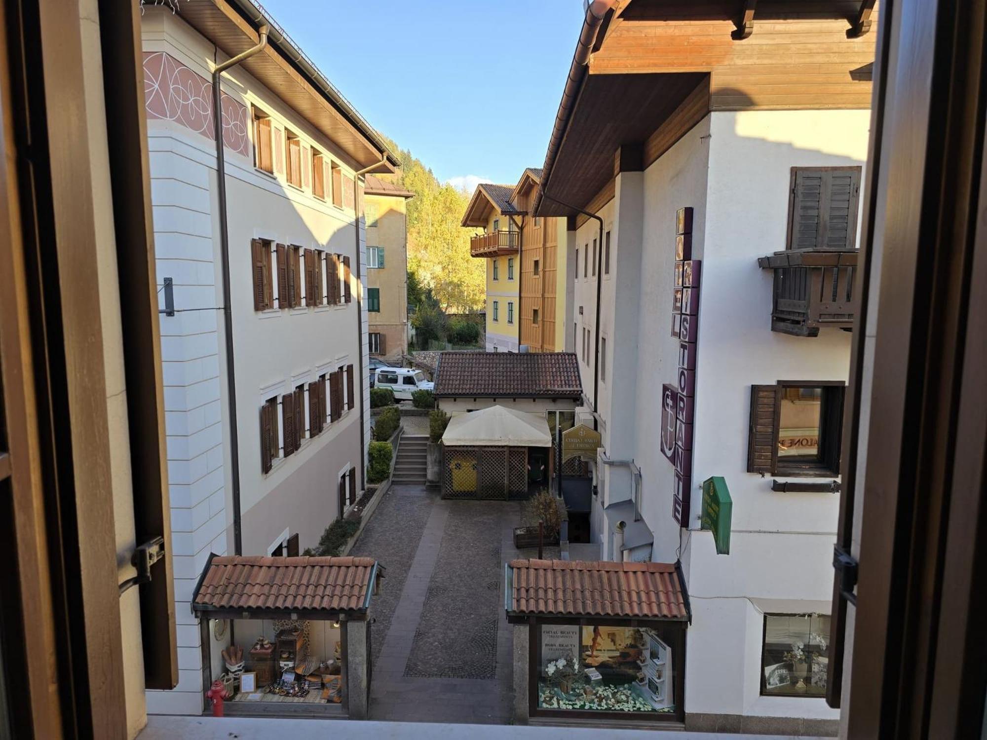 Elveshome - Alpine Stay Apartments Predazzo Kültér fotó
